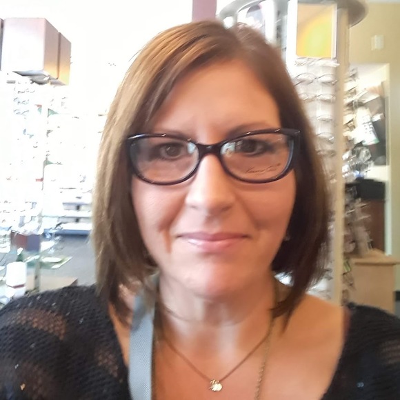 Meet your Posher, Kelley - Picture 1 of 1